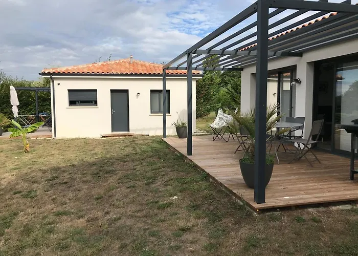 Holiday home Les Paillotes Des Iles Et Re Saint-Simon-de-Bordes