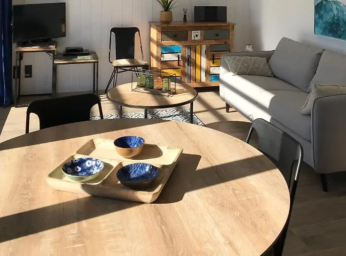 Holiday home Les Paillotes Des Iles Et Re Saint-Simon-de-Bordes